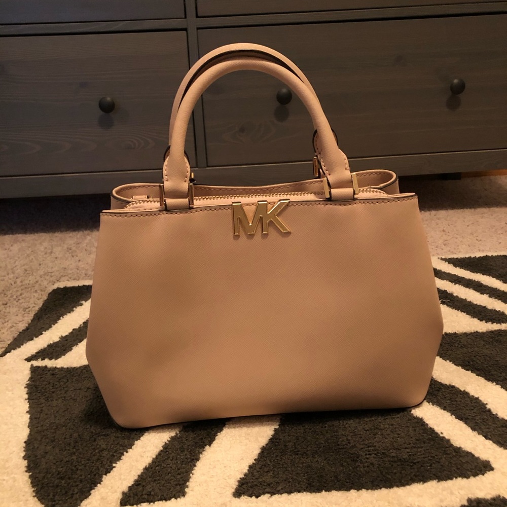 Light pink Micheal Kors Purse